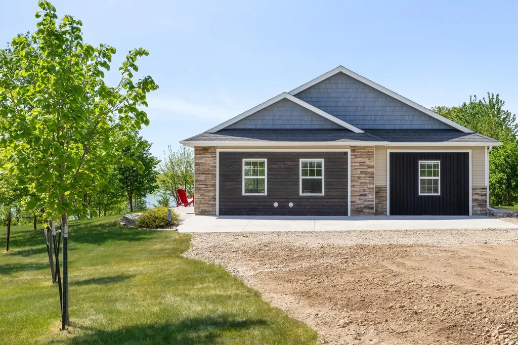 16524 94th Street SE Hankinson ND 58041