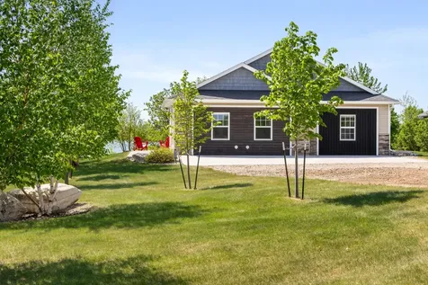 16524 94th Street SE Hankinson ND 58041