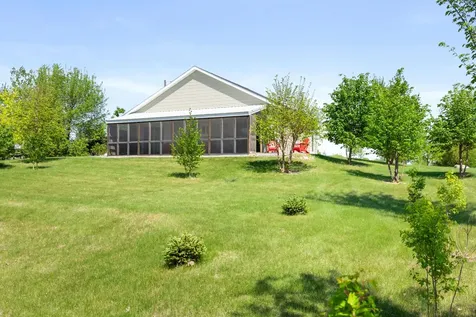16524 94th Street SE Hankinson ND 58041