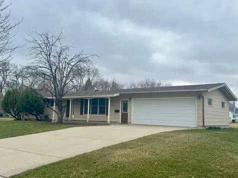 301 S 4th Street Olivia MN 56277
