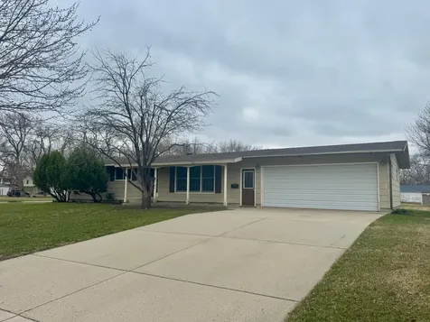 301 S 4th Street Olivia MN 56277