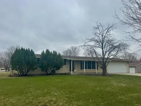 301 S 4th Street Olivia MN 56277