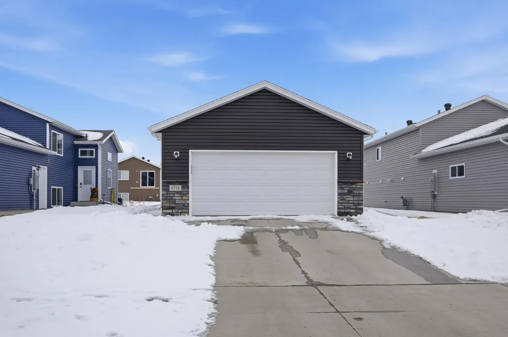 6718 69th Avenue S Horace ND 58047
