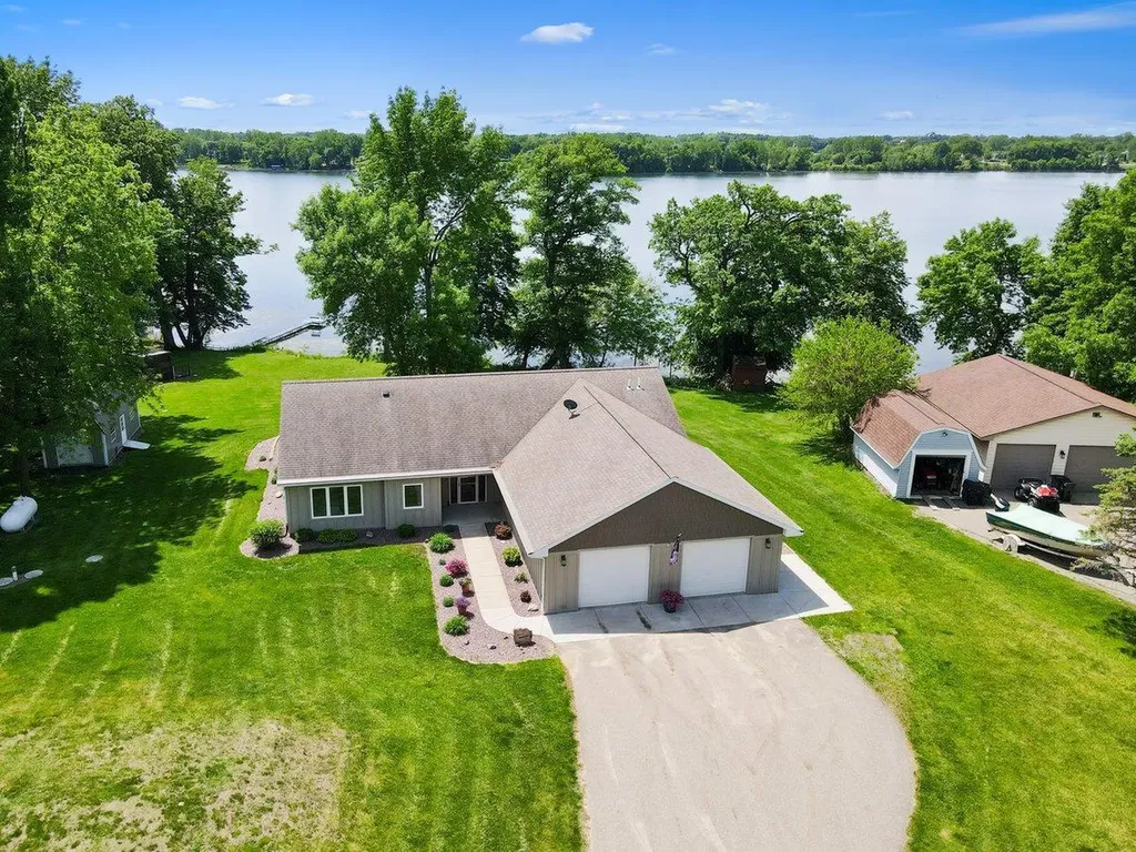 1642 Scenic Hideaway Lane NE Elysian MN 56028