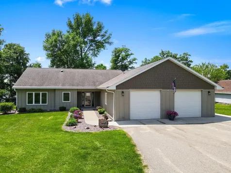 1642 Scenic Hideaway Lane NE Elysian MN 56028