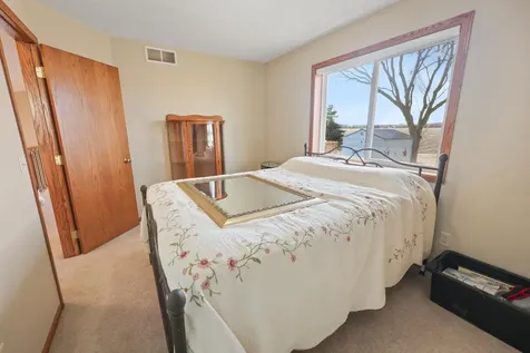 1621 Forest Glen Circle Saint Augusta MN 56301