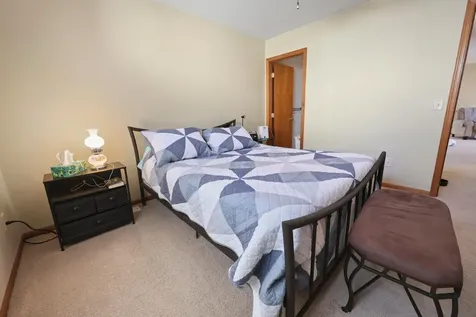 1621 Forest Glen Circle Saint Augusta MN 56301