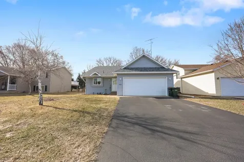 1621 Forest Glen Circle Saint Augusta MN 56301