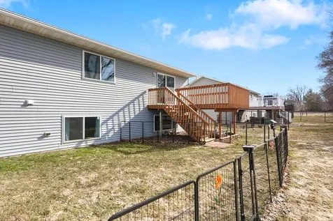 1621 Forest Glen Circle Saint Augusta MN 56301