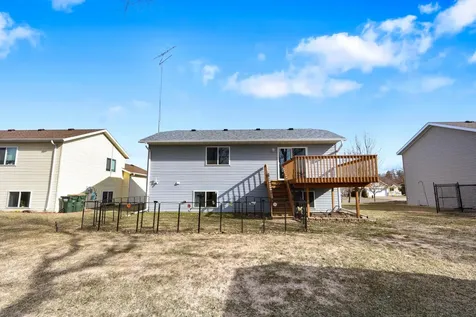 1621 Forest Glen Circle Saint Augusta MN 56301