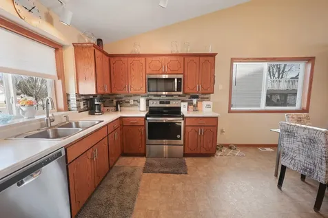 1621 Forest Glen Circle Saint Augusta MN 56301