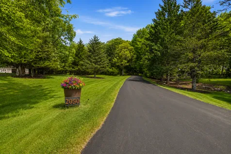 2050 Oakwood Ridge Chanhassen MN 55317