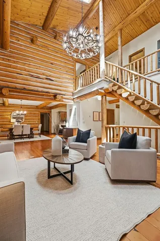 2050 Oakwood Ridge Chanhassen MN 55317