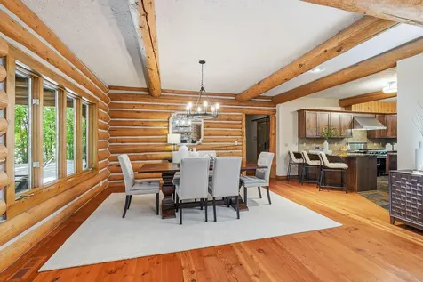 2050 Oakwood Ridge Chanhassen MN 55317