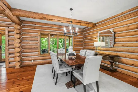 2050 Oakwood Ridge Chanhassen MN 55317