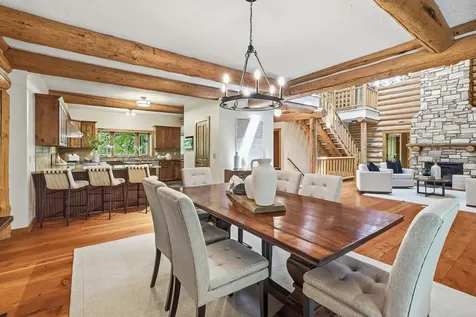 2050 Oakwood Ridge Chanhassen MN 55317