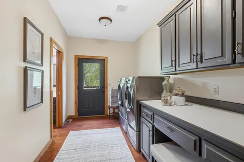2050 Oakwood Ridge Chanhassen MN 55317