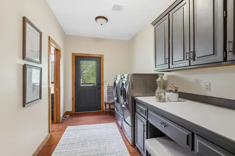 2050 Oakwood Ridge Chanhassen MN 55317