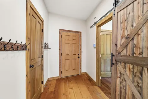 2050 Oakwood Ridge Chanhassen MN 55317