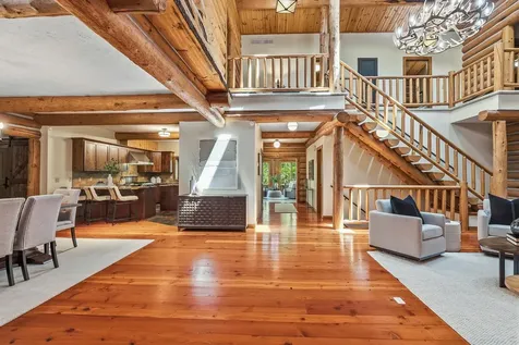 2050 Oakwood Ridge Chanhassen MN 55317