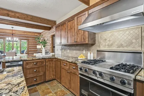 2050 Oakwood Ridge Chanhassen MN 55317
