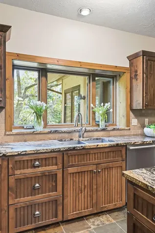 2050 Oakwood Ridge Chanhassen MN 55317