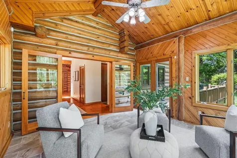 2050 Oakwood Ridge Chanhassen MN 55317