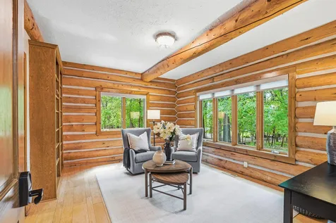 2050 Oakwood Ridge Chanhassen MN 55317