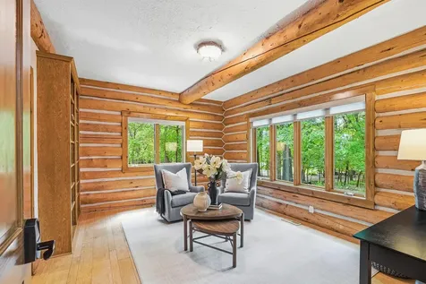 2050 Oakwood Ridge Chanhassen MN 55317