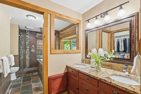 2050 Oakwood Ridge Chanhassen MN 55317