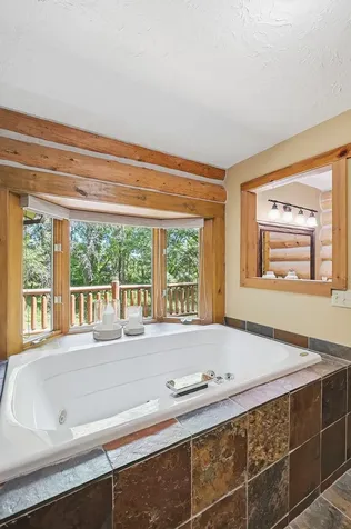 2050 Oakwood Ridge Chanhassen MN 55317