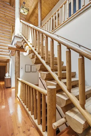 2050 Oakwood Ridge Chanhassen MN 55317
