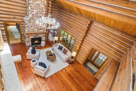 2050 Oakwood Ridge Chanhassen MN 55317