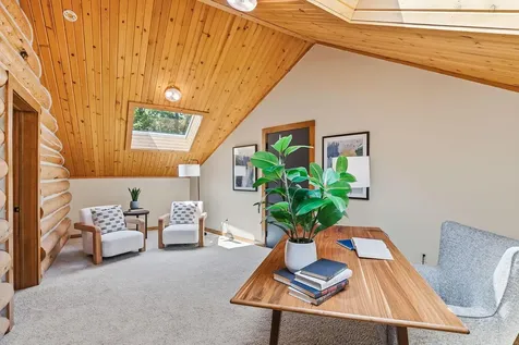 2050 Oakwood Ridge Chanhassen MN 55317