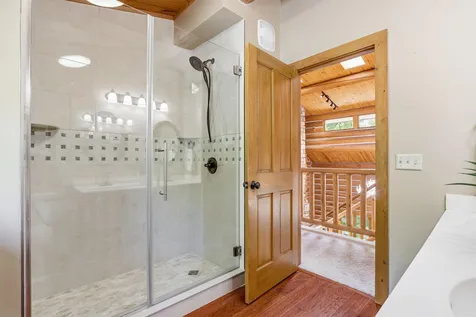 2050 Oakwood Ridge Chanhassen MN 55317