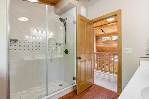 2050 Oakwood Ridge Chanhassen MN 55317