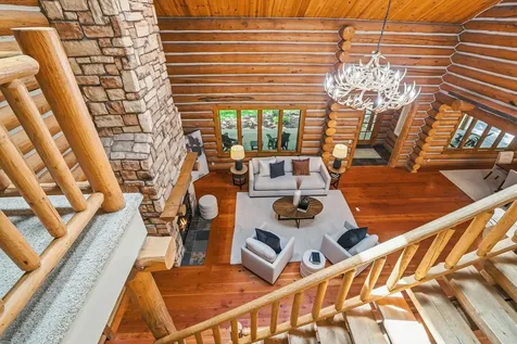 2050 Oakwood Ridge Chanhassen MN 55317