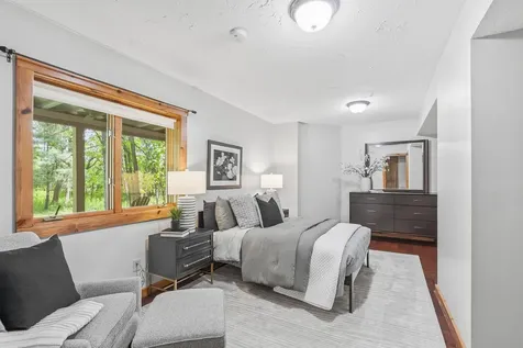 2050 Oakwood Ridge Chanhassen MN 55317