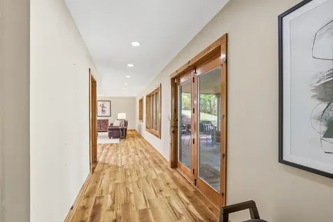2050 Oakwood Ridge Chanhassen MN 55317