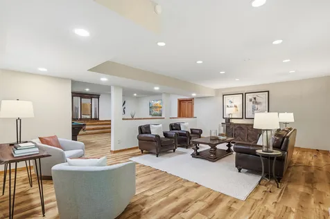2050 Oakwood Ridge Chanhassen MN 55317