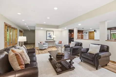 2050 Oakwood Ridge Chanhassen MN 55317