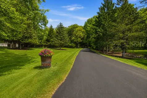 2050 Oakwood Ridge Chanhassen MN 55317