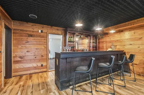2050 Oakwood Ridge Chanhassen MN 55317