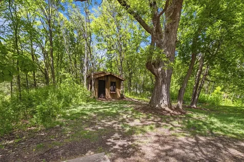 2050 Oakwood Ridge Chanhassen MN 55317