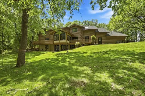 2050 Oakwood Ridge Chanhassen MN 55317