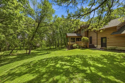 2050 Oakwood Ridge Chanhassen MN 55317