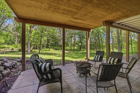 2050 Oakwood Ridge Chanhassen MN 55317