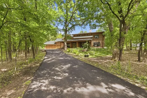 2050 Oakwood Ridge Chanhassen MN 55317