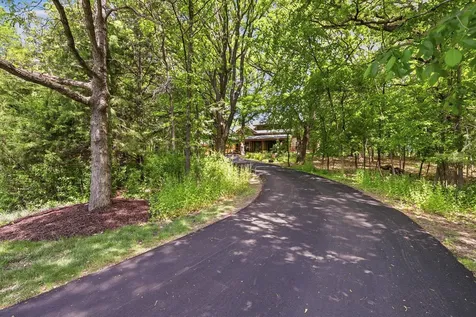 2050 Oakwood Ridge Chanhassen MN 55317