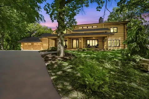 2050 Oakwood Ridge Chanhassen MN 55317